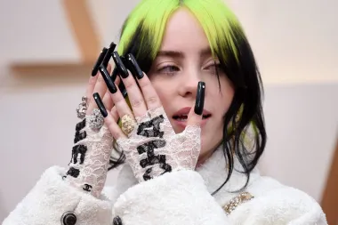 Tek joj je 19, a već mijenja glazbenu industriju: Tko je zapravo Billie Eilish?