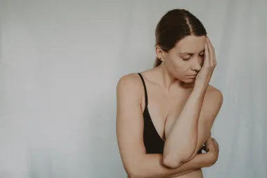 Rana i prijevremena menopauza: Znakovi, simptomi i što očekivati