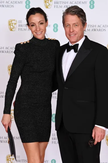 Pandemijska BAFTA: Crvenim tepihom dominirale metalik boje, perlice i retro look