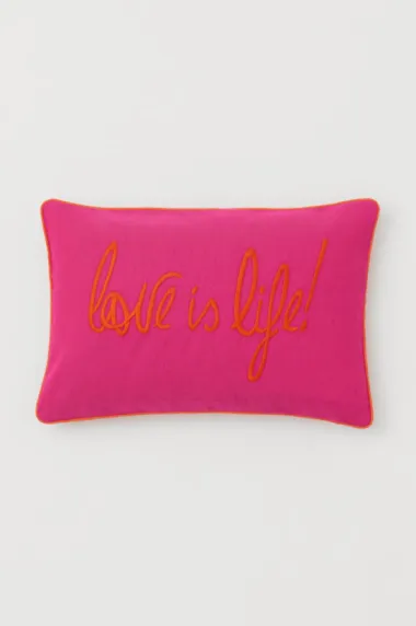 Diane Von Furstenberg x H&M Home kolekcija unosi šarenu čaroliju u dom