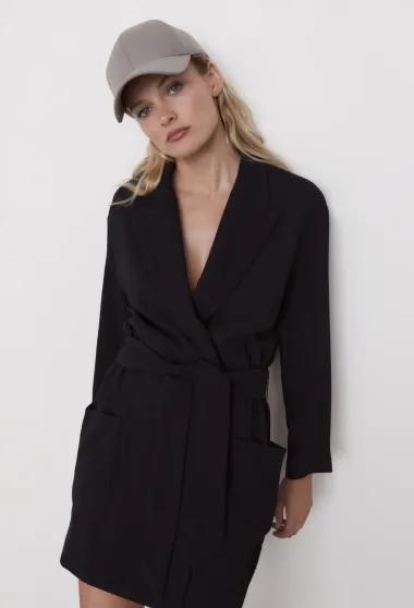 Ženstvene i klasične - crne haljine za stylish proljeće