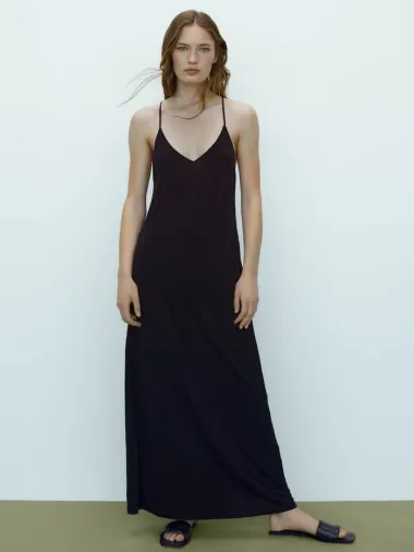 Ženstvene i klasične - crne haljine za stylish proljeće