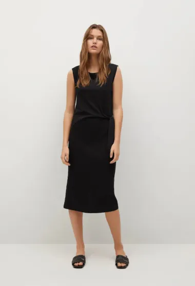Ženstvene i klasične - crne haljine za stylish proljeće