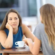 Ne zanimaju ih drugi: 4 horoskopska znaka koji su loši prijatelji