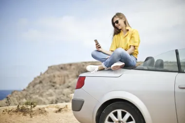 Kolumna jedne singl žene: Stariji frajeri i mlađe cure