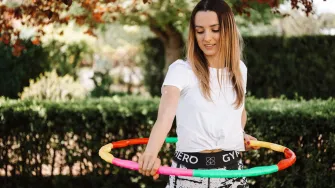 Hulahop - luda zabava i najkraći put do savršenog struka
