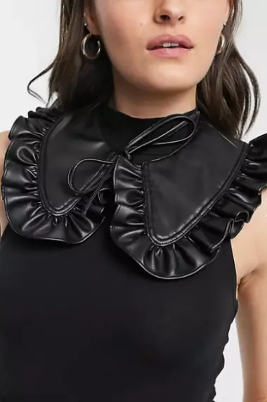 10 veličanstvenih: Velike kragne koje podižu svaki outfit i nose poruku