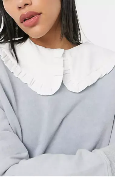 10 veličanstvenih: Velike kragne koje podižu svaki outfit i nose poruku