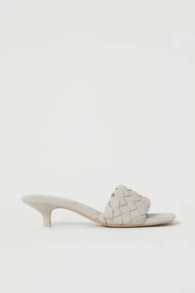Pletene sandale - elegantni modni hit za toplije dane