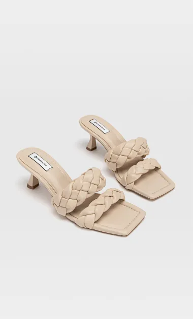 Pletene sandale - elegantni modni hit za toplije dane
