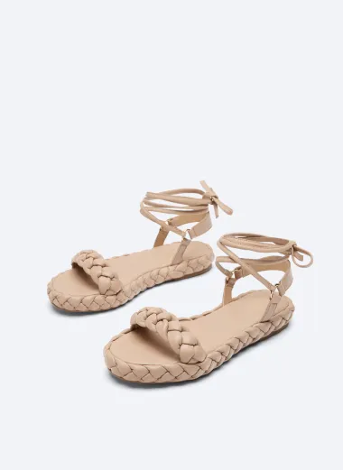Pletene sandale - elegantni modni hit za toplije dane