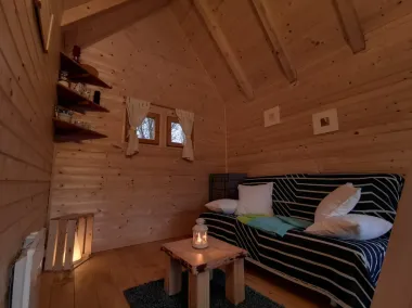 Pronašle smo prekrasnu malu kućicu uz rijeku za odmor iz snova