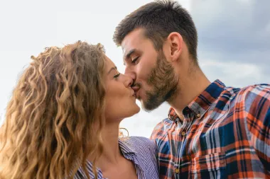 Ljubi se! Nevjerojatno koliku pozitivnu moć imaju poljupci