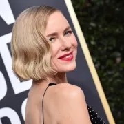 Naomi Watts izgleda top i u 53-oj. Ovo je tajna njezine porculanske puti
