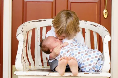 Mogu li bebe prepoznati glas brata ili sestre? Stručnjaci imaju odgovor