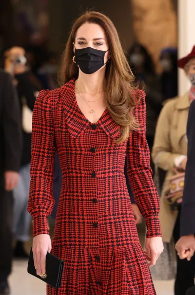 Kate Middleton ne može pogriješiti. Ovaj put je oduševila u retro crvenoj haljini