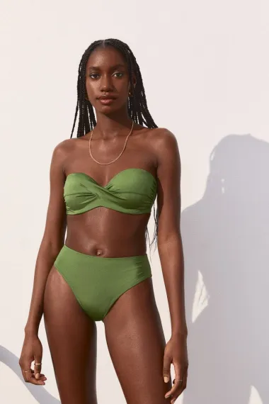 Stiže ljeto, a H&M ima savršenu kolekciju kupaćih kostima