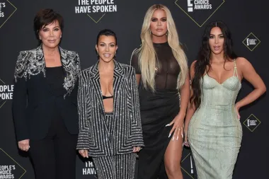 Zaviri u online trgovinu u kojoj možeš kupiti komade koje su nosile Kardashianke