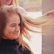 Frizura čini čuda? Ove prije i poslije fotografije su dokaz toga