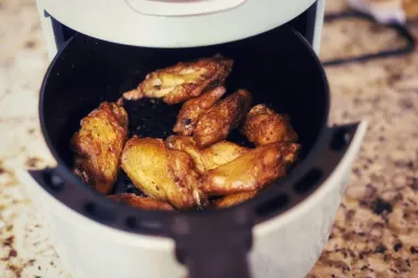 Friteze na vrući zrak jako su popularne i praktične, ali jesu li zdrave?