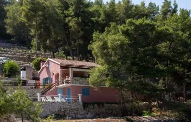 Želimo ondje na odmor: Izolirana kuća na Korčuli s privatnom plažom