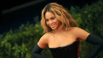 Kraljica koja zna: Beyoncé oduševila u kožnoj mini haljini