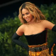Kraljica koja zna: Beyoncé oduševila u kožnoj mini haljini