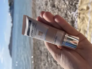Napokon sam pronašla puder idealan za ljetne dane, evo što me osvojilo kod njega