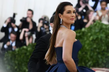 Kakva mama, takva kći: Kći Brooke Shields u maminoj haljini staroj 23 godine