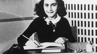 'Tamo gdje postoji nada, postoji i život': Najljepši citati Anne Frank