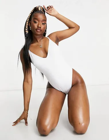 Modni ljetni klasik: 15 stylish Asos modela bijelih badića