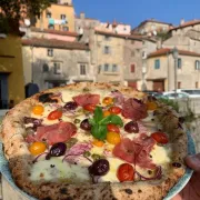 Labin navodno skriva najbolju pizzu u Hrvatskoj. Morale smo to provjeriti