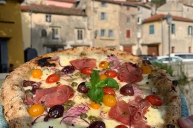 Labin navodno skriva najbolju pizzu u Hrvatskoj. Morale smo to provjeriti