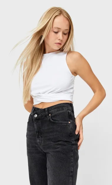 Crop topovi su ljetni 'must have': Evo naših high street favorita