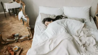 Spavaš li na desnoj ili lijevoj strani? Jedna je puno zdravija od druge