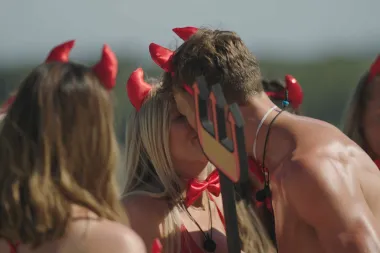 Otočane je na samom početku dočekalo veliko iznenađenje, a izazov 'Napaljeni vragovi' otkrio je seksi tajne
