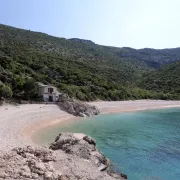 Otok Cres skriva brojne prekrasne plaže i uvale, a ovo je top pet najljepših