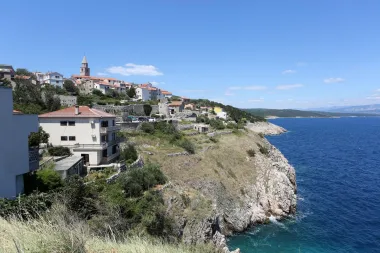 Vrbnik - dragulj otoka Krka s najužom ulicom na svijetu