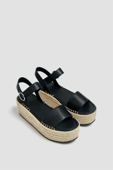 Espadrile su omiljena ljetna obuća. Ovo su najbolji modeli sa sniženja