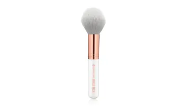 Slavna vizažistica otkrila koji je najbolji način za čišćenje make up kistova
