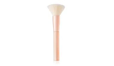 Slavna vizažistica otkrila koji je najbolji način za čišćenje make up kistova