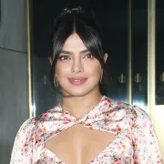 Priyanka Chopra isfurala 'jelly sandale'. Jel povratak gumenih sandala, top ili flop?