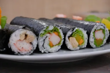Kako kod kuće napraviti maki sushi?