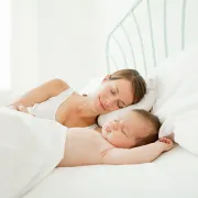 5 mitova o zajedničkom spavanju s djecom u koje trebamo prestati vjerovati