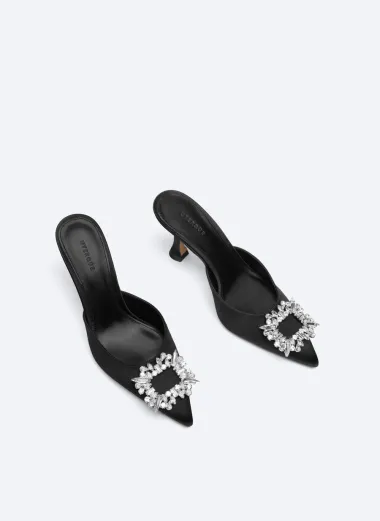 Ove cipele neodoljivo podsjećaju na kultne Manolo Blahnik sandale