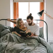 Parovi koji žive zajedno prije braka imaju bolji odnos?
