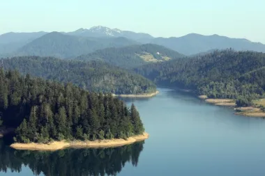 Lokvarsko jezero - biser Gorskog kotara koji moraš posjetiti