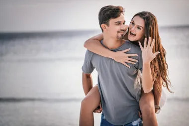 Manje atraktivne žene često više privlače muškarce. Evo zašto