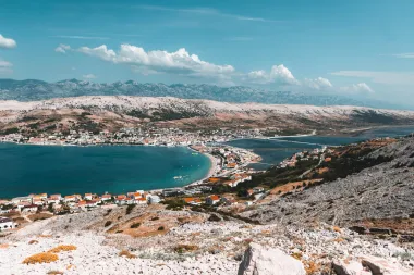 Pag skriva neke od najljepših plaža, ali i prirodne fenomene