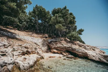 Pag skriva neke od najljepših plaža, ali i prirodne fenomene